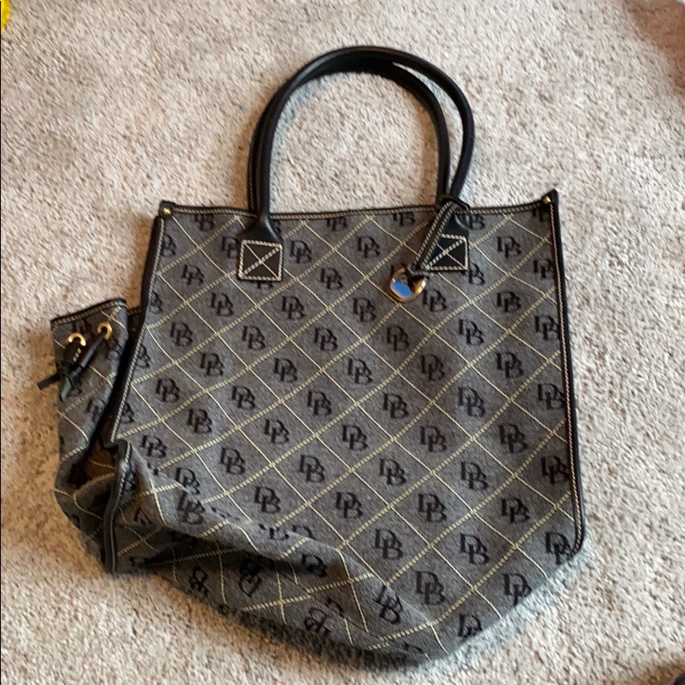 Dooney & Bourke